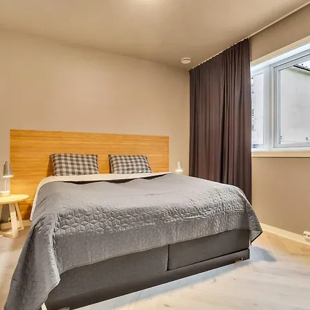 Hybler Med Felles Kjokken, Midt I Sentrum *