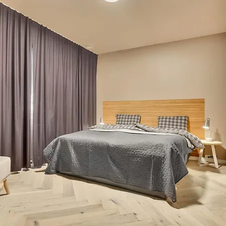 Hybler Med Felles Kjokken, Midt I Sentrum شقة فندقية نارفيك